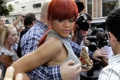 Rihanna, shopping con palpatina a Sydney
