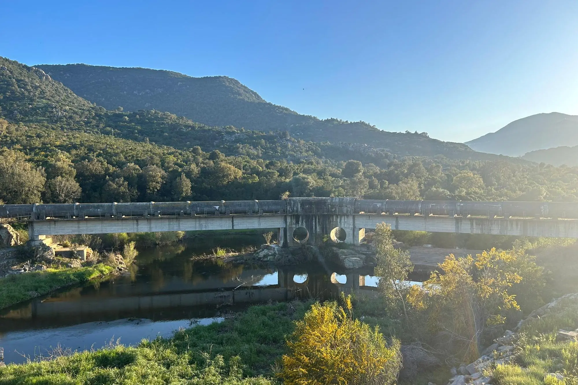 La condotta da riparare sul Rio Mirenu