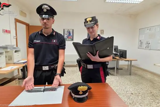 L'arma sequestrata a Porto Torres (foto carabinieri)