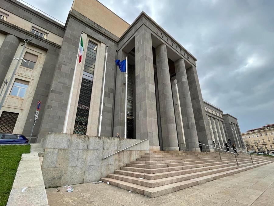 Processo per stupro, imputato assolto: «A Cagliari sentenza “sessista”, risarcite la vittima»