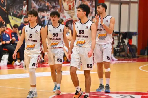 L'Olimpia Cagliari in campo (foto Chiaramida)
