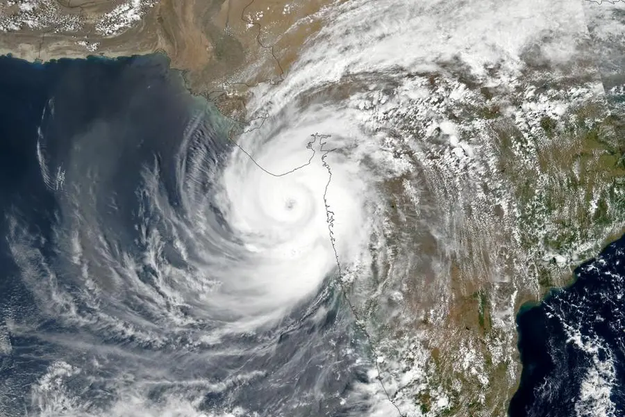 Il ciclone visto dal satellite (Ansa)