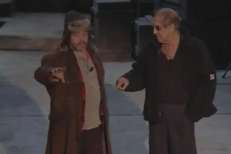 Adriano Celentano sul palco con Natalino Balasso (foto Ansa da frame tv)