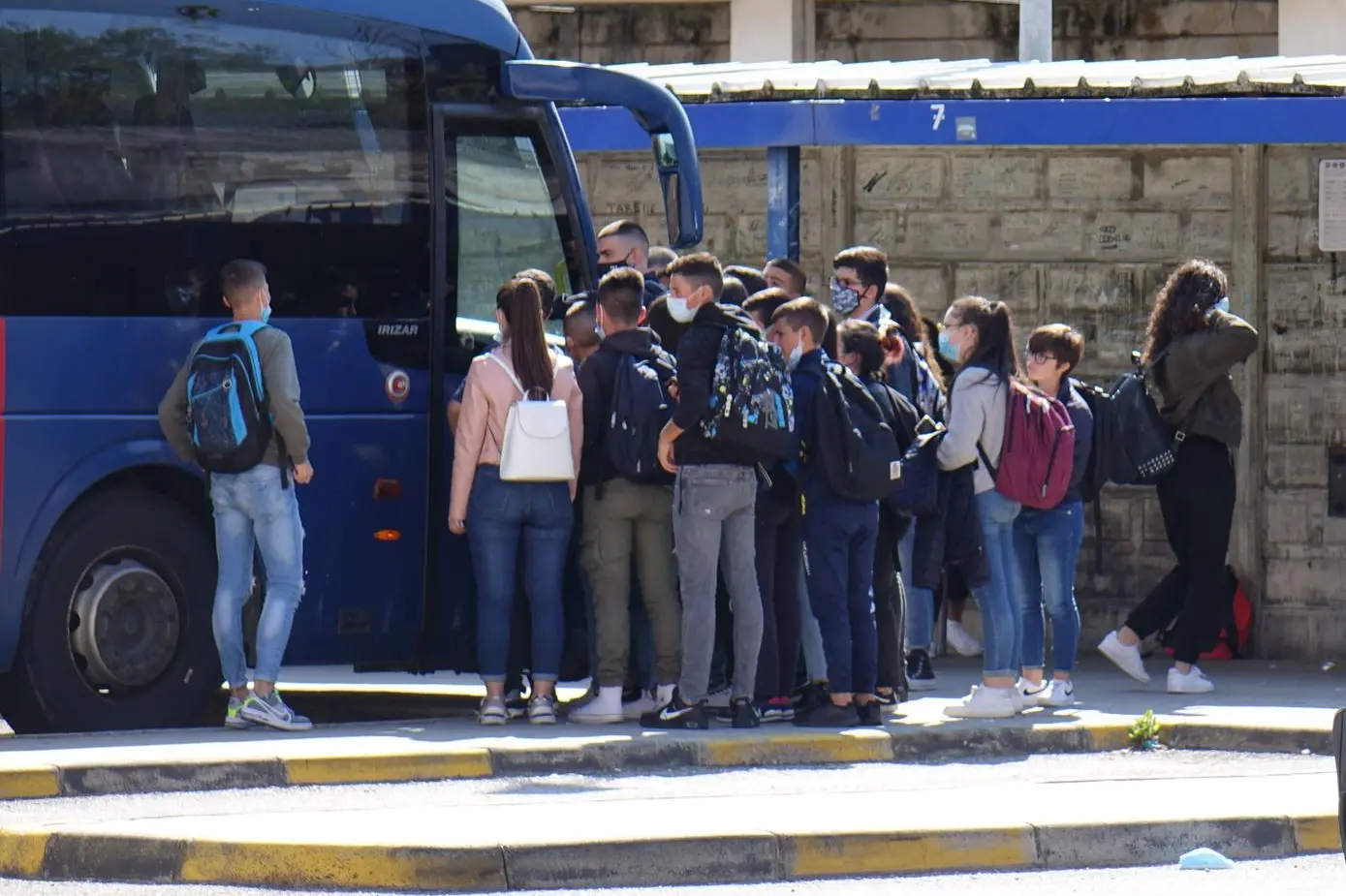Studenti pendolari (L'Unione Sarda)