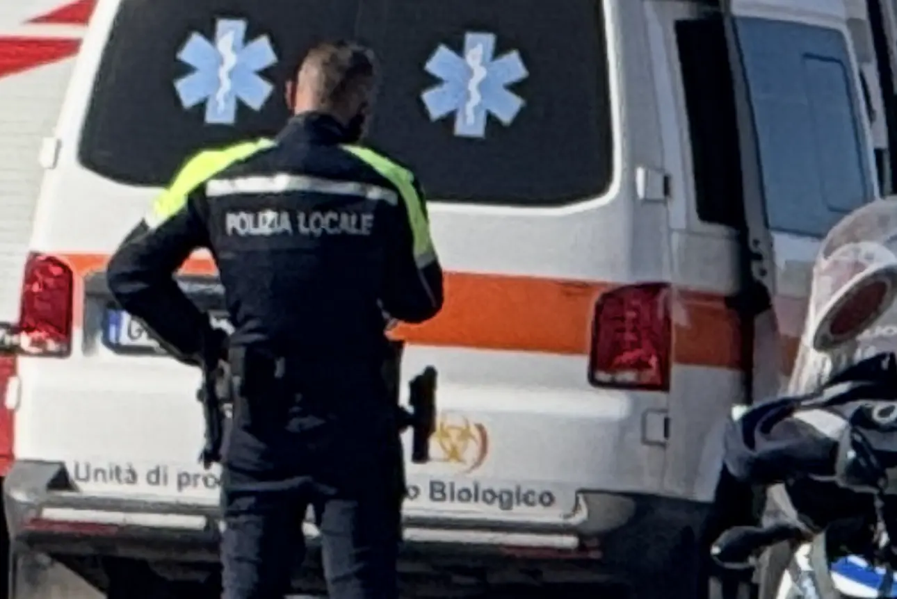 Polizia locale e 118 (foto archivio)