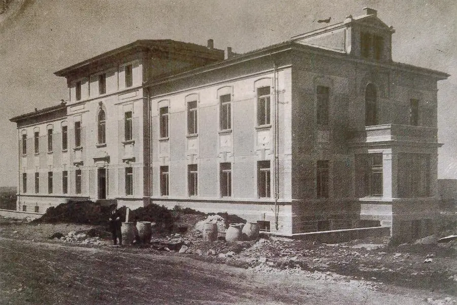 Un'immagine storica del Policlinico Sassarese (foto ufficio stampa)