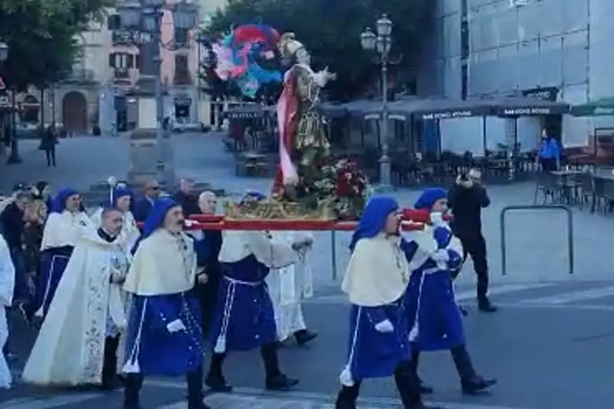 La processione del lunedì dell'Angelo, per Sant'Efisio