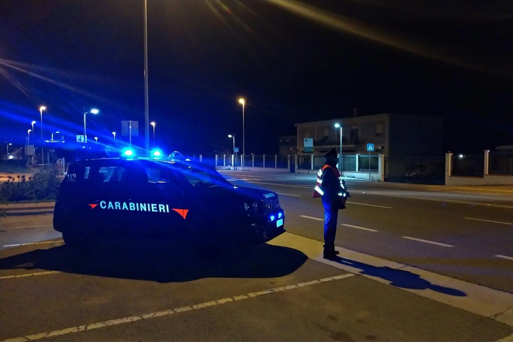 Un posto di blocco dei carabinieri a Quartu