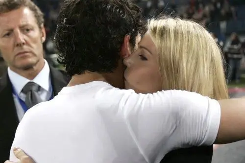 L'abbraccio di Barbara Berlusconi a Pato
