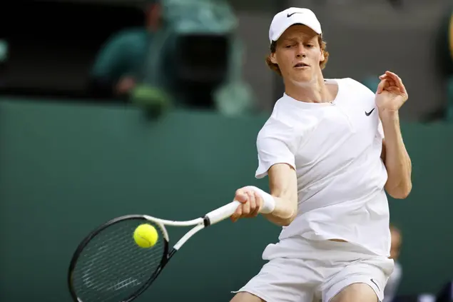 Jannik Sinner, 21 anni, esordirà a Wimbledon contro Cerundolo (foto Ansa)