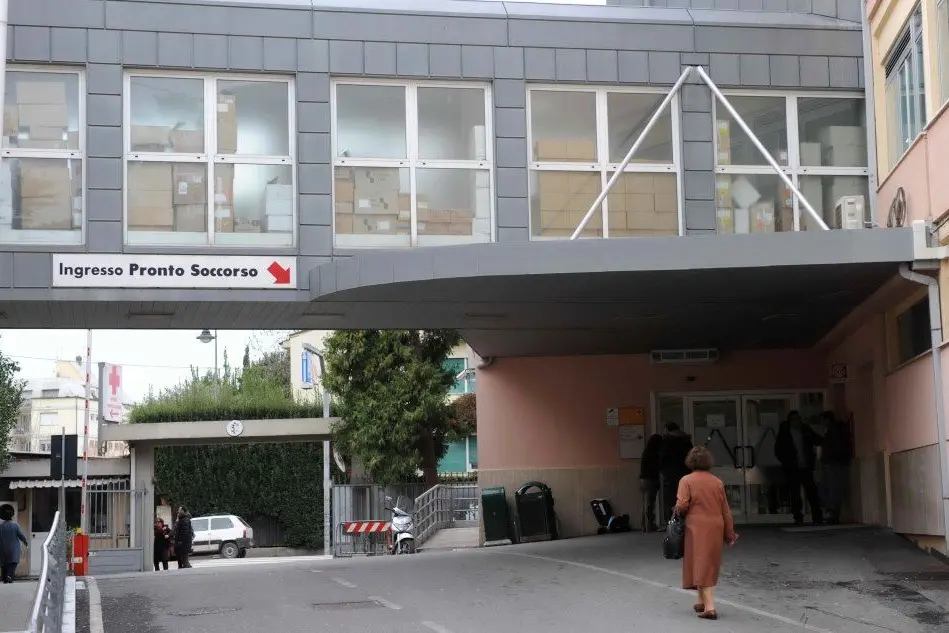 L'ospedale Santa Chiara di Pisa (foto Ansa)