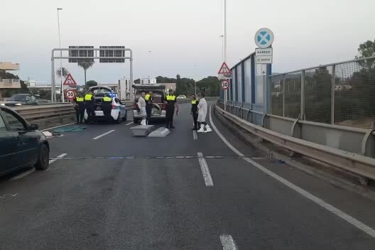 Scontro tra auto e scooter a Cagliari, un morto