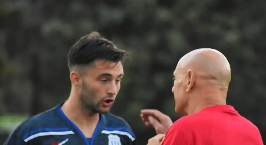 Cavasin dà disposizioni a un giocatore (foto Giorgio Melis)