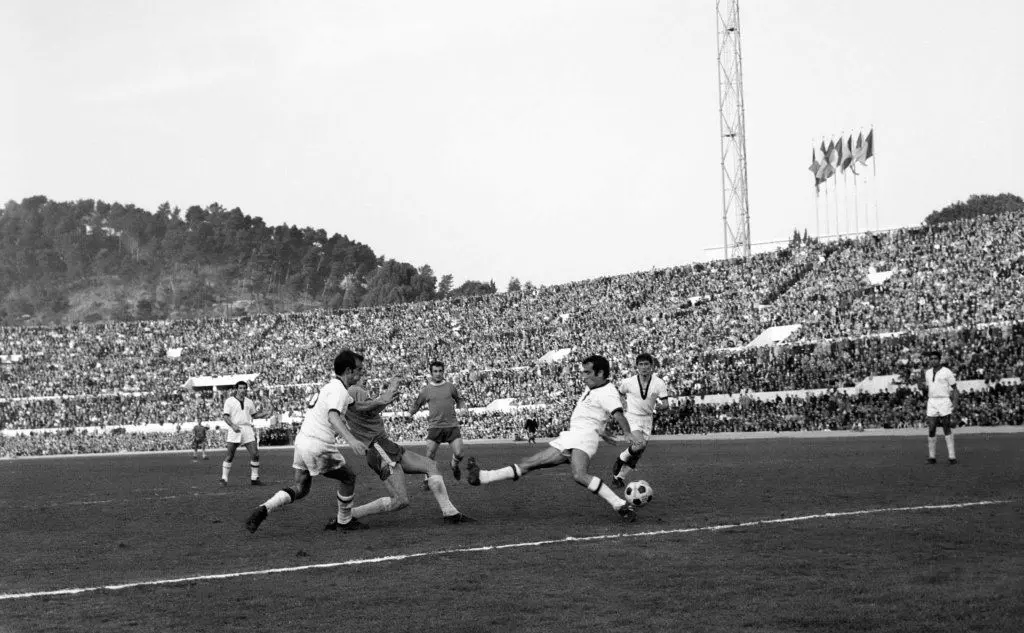 Un momento della partita Lazio-Cagliari