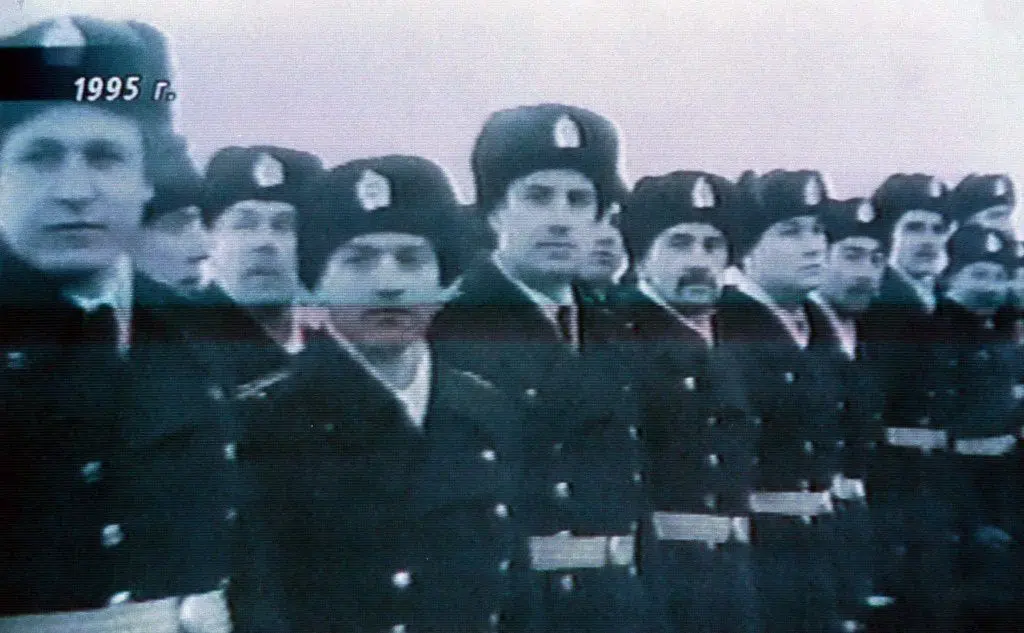 Alcuni membri dell'equipaggio fotografati nel 1995