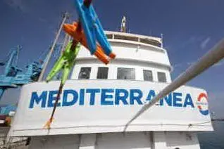 La nave della Ong Mediterranea (foto Twitter)