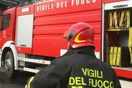 Incendio a Quartu (foto Archivio L'Unione Sarda)