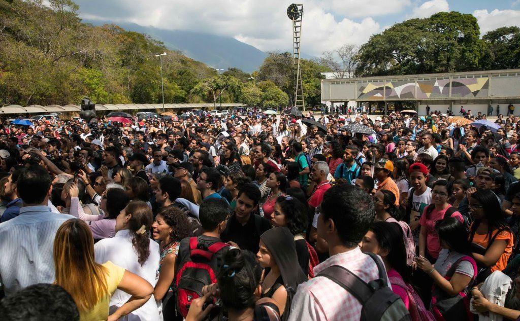 Il discorso di Guaidó si è tenuto a Caracas davanti a migliaia di persone