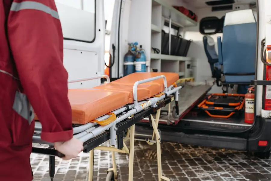 Un'ambulanza (foto Pexels)