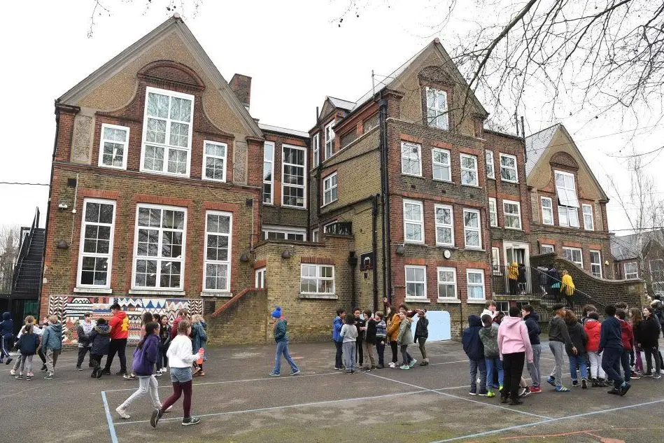 Una scuola londinese (Ansa/Epa)
