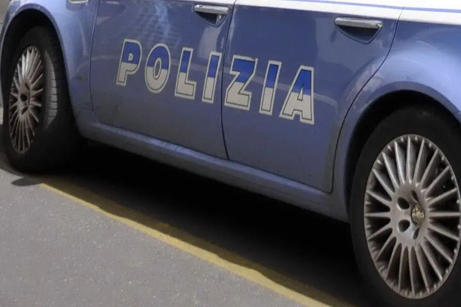 Un'auto della polizia