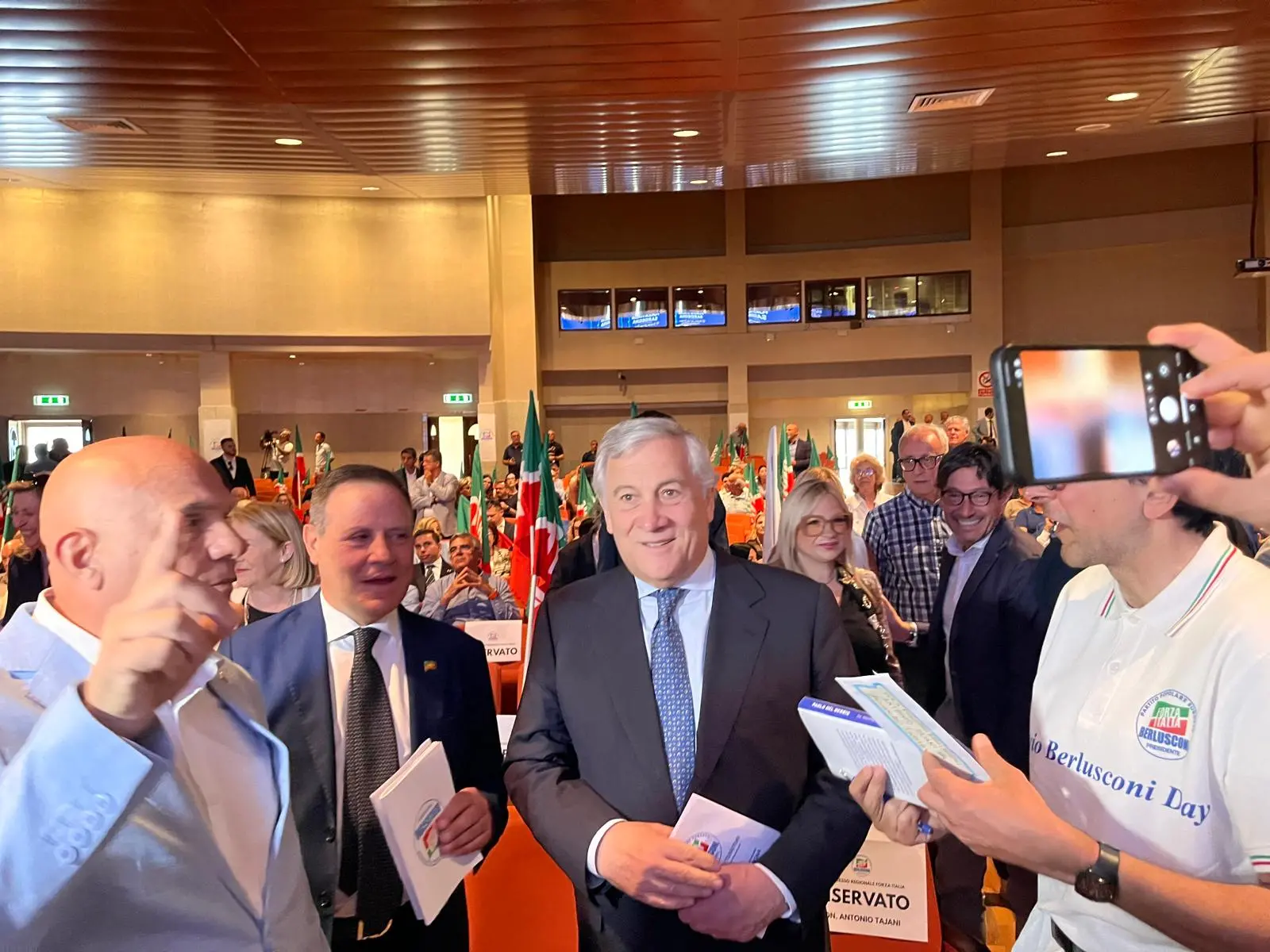 Tajani in Cagliari: „Rom muss Sardinien helfen; die Insellage hat Priorität.“ Antonio Tajani a Cagliari (foto Murgia)