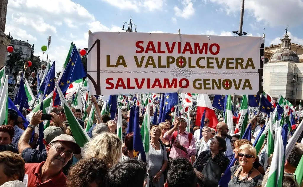 Manifestanti anche da Genova