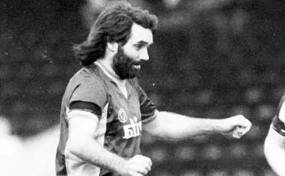 #AccaddeOggi: il 25 novembre del 2005 muore George Best