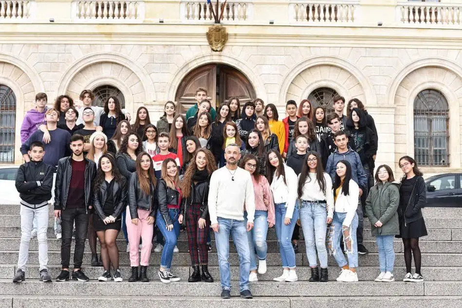 Roberto Manca con i ragazzi di Student's Got Talent (foto ufficio stampa)