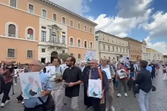 "Preti contro il genocidio" sfilano a Roma: serve pace coraggiosa