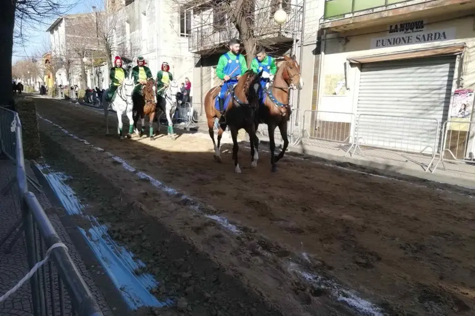 La corsa a sa pudda (foto L'Unione Sarda-Orbana)