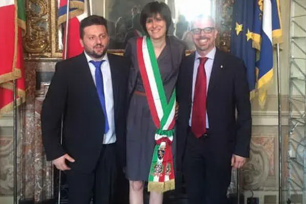 Da sinistra Luca Pasquetta, Chiara Appendino e un membro dello staff del Comune di Torino (foto Facebook)