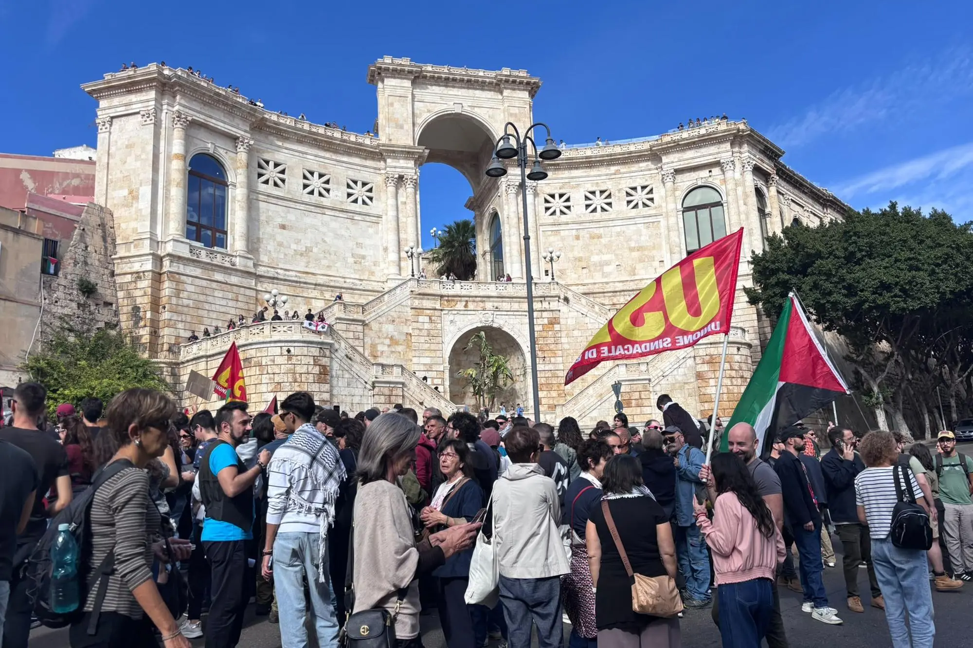 Il corteo a Cagliari del 30 ottobre (foto di Roberto Carta)