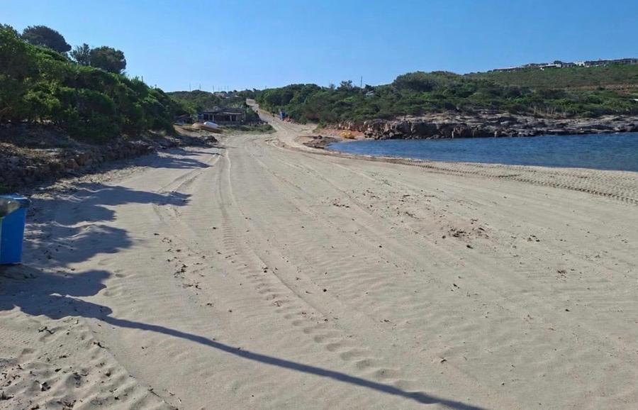 L’operazione spiagge pulite è arrivata a Cala Sapone
