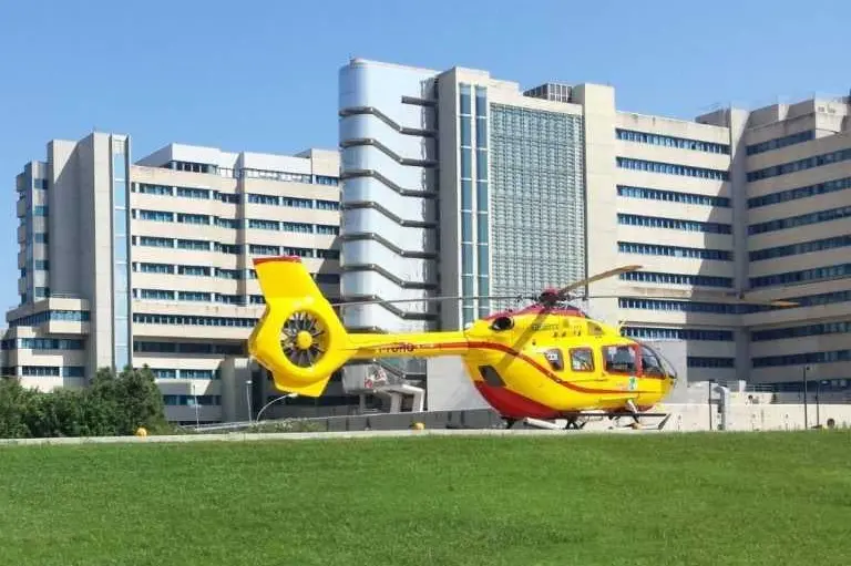 Un elisoccorso all'ospedale Brotzu  (foto archivio)