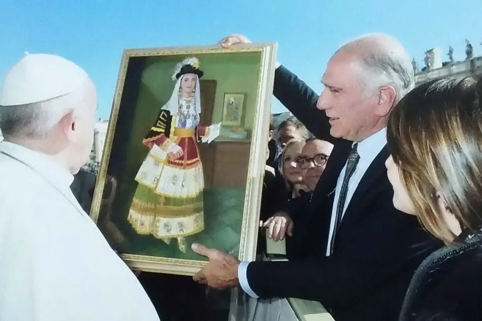 La consegna del quadro al Papa