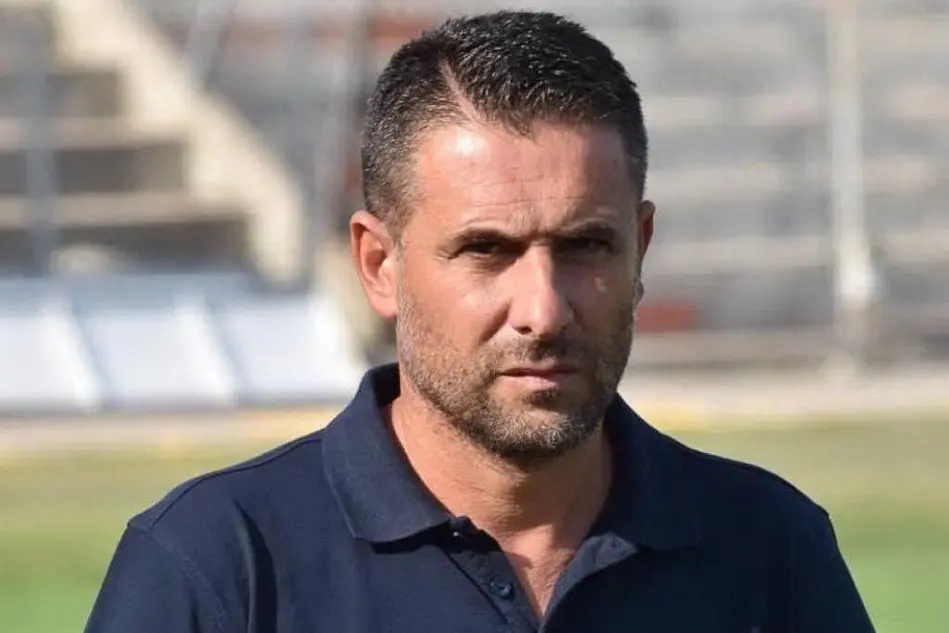 Il nuovo allenatore dello Stintino, Ivan Cirinà (foto L'Unione Sarda - Tellini)