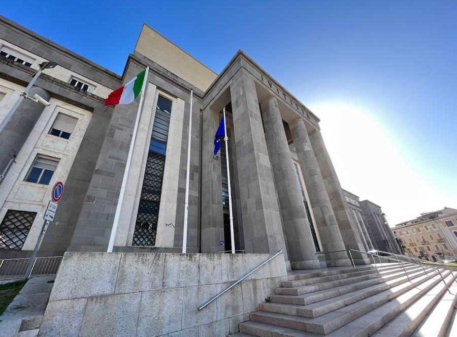 Raggira una nonnina, tre anni al volontario