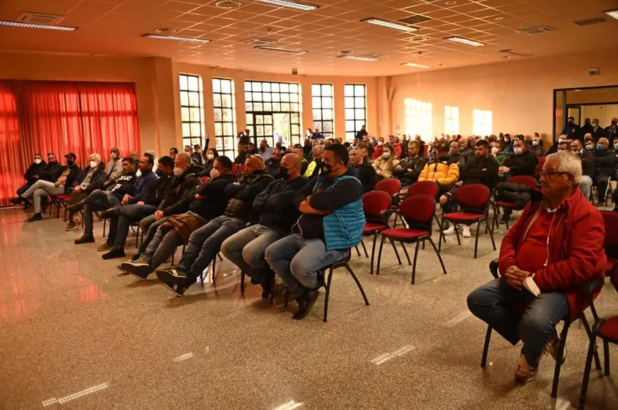 L'assemblea degli autotrasportatori (foto L'Unione Sarda -\u00A0Chergia)