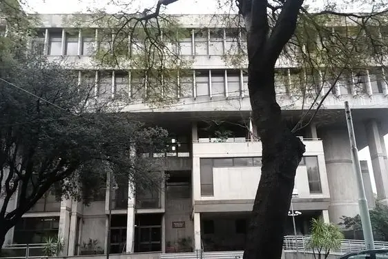 Cagliari, il tribunale dei minori (Ansa)