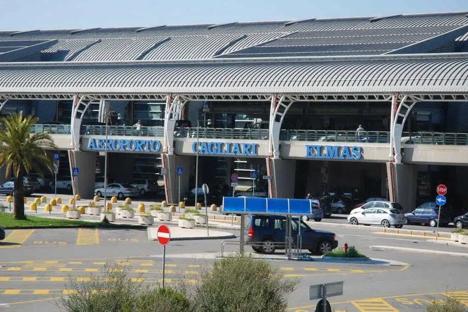 L'aeroporto di Elmas (Archivio L'Unione Sarda)