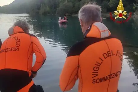 Sommozzatori dei Vigili del fuoco, immagine simbolo (Ansa)