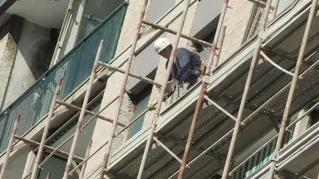 https://immagini.unionesarda.it/version/c:NWY2MTQyM2QtMGIyOS00:ZDEyYWIxYjctYzg1MS00/image.webp?f=16:9
