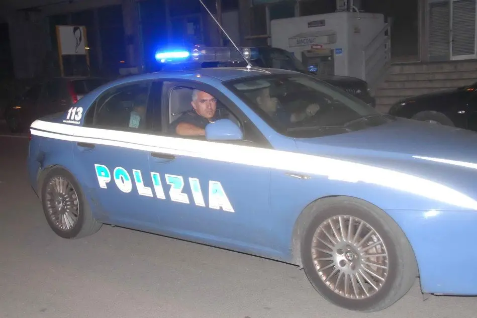Una Volante della polizia a Oristano