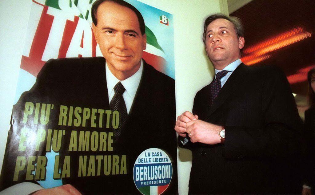 Nel primo Governo Berlusconi Tajani è portavoce del Premier  e viene scelto come candidato alla poltrona di sindaco della Capitale.