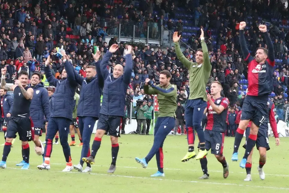 La festa dei rossoblù (Ansa)
