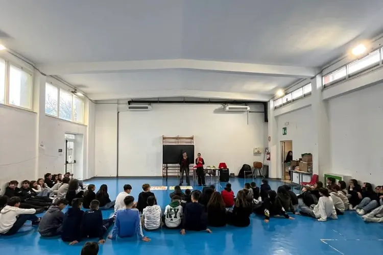 L'incontro con gli studenti a Sennori (foto concessa)