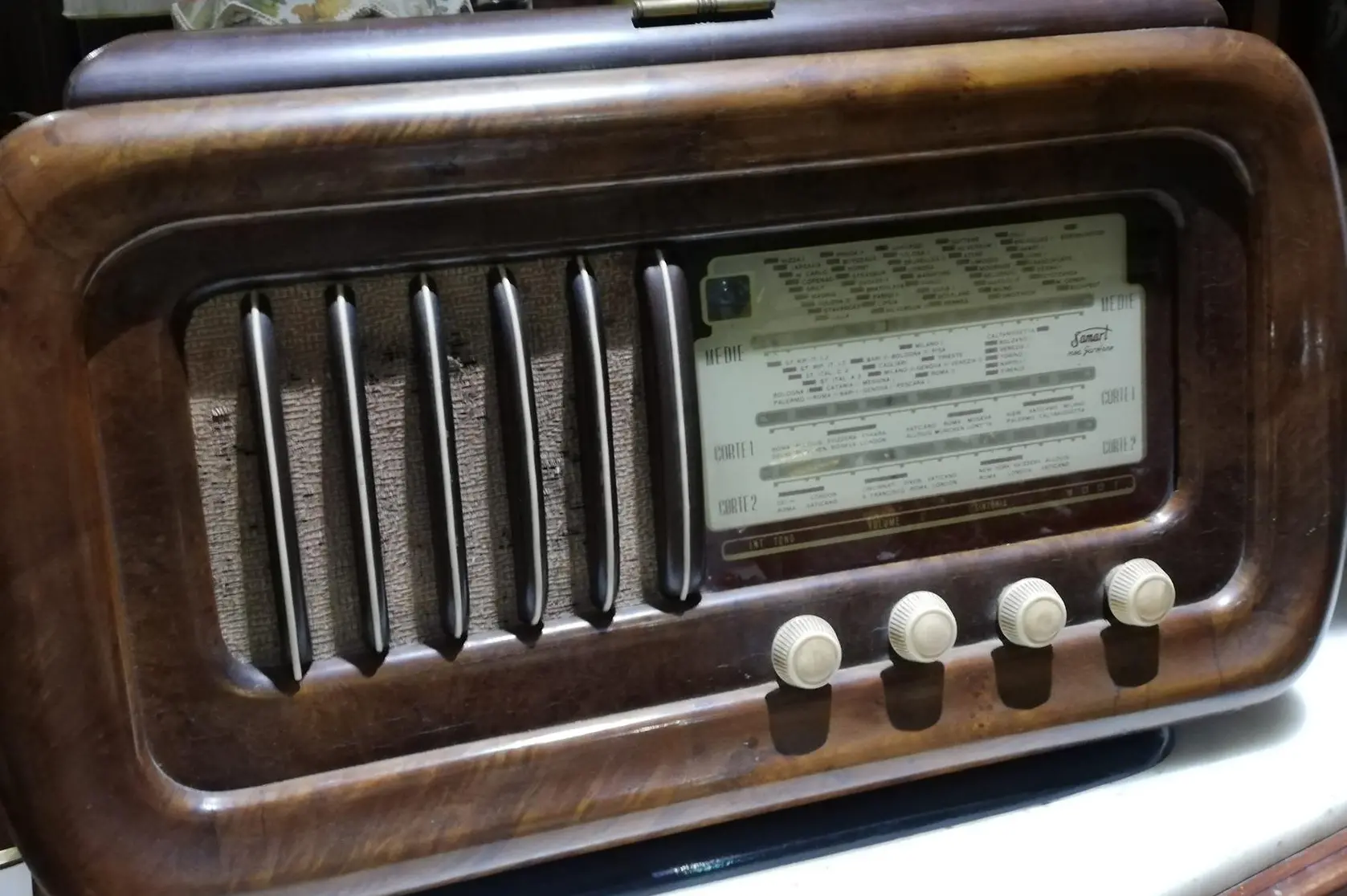 Una radio d'epoca (foto da google)
