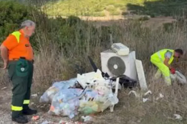 I rifiuti raccolti a Castelsardo (foto concessa)