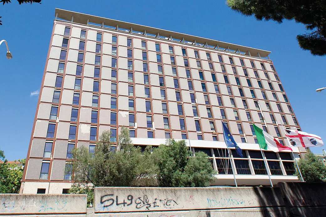 Il palazzo della Regione di viale Trento